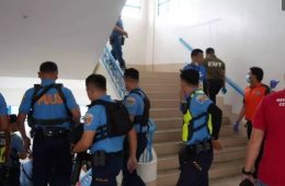 Estudante morre em tiroteio transmitido ao vivo em escola nas Filipinas
