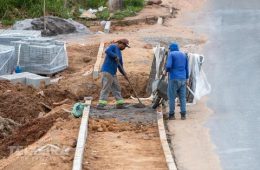 LADEIRA PADRE ANCHIETA GANHA NOVAS CALÇADAS APÓS CONCLUSÃO DA PAVIMENTAÇÃO