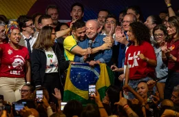 O que fez Lula vencer Flávio Bolsonaro em virada histórica? Especialistas comentam